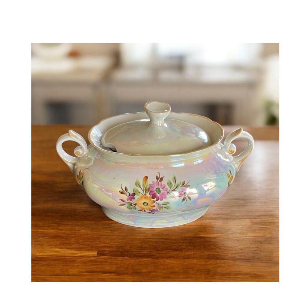 Rare Vintage Beautiful Covered Floral Tureen Pearl 8 Cups